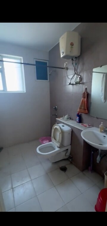 Bathroom in 3 BHK Apartment at Unitech Heights, Rajarhat New Town – for Rent