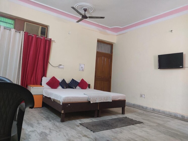 Bedroom, eta i greater noida 4 Bedroom 120 Sq.Yd. Independent House In Eta I Greater Noida Greater Noida 8768988