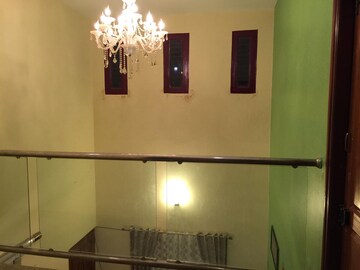 Furnished Amenities in 3 BHK Builder Floor at Frazer Town – for Sale