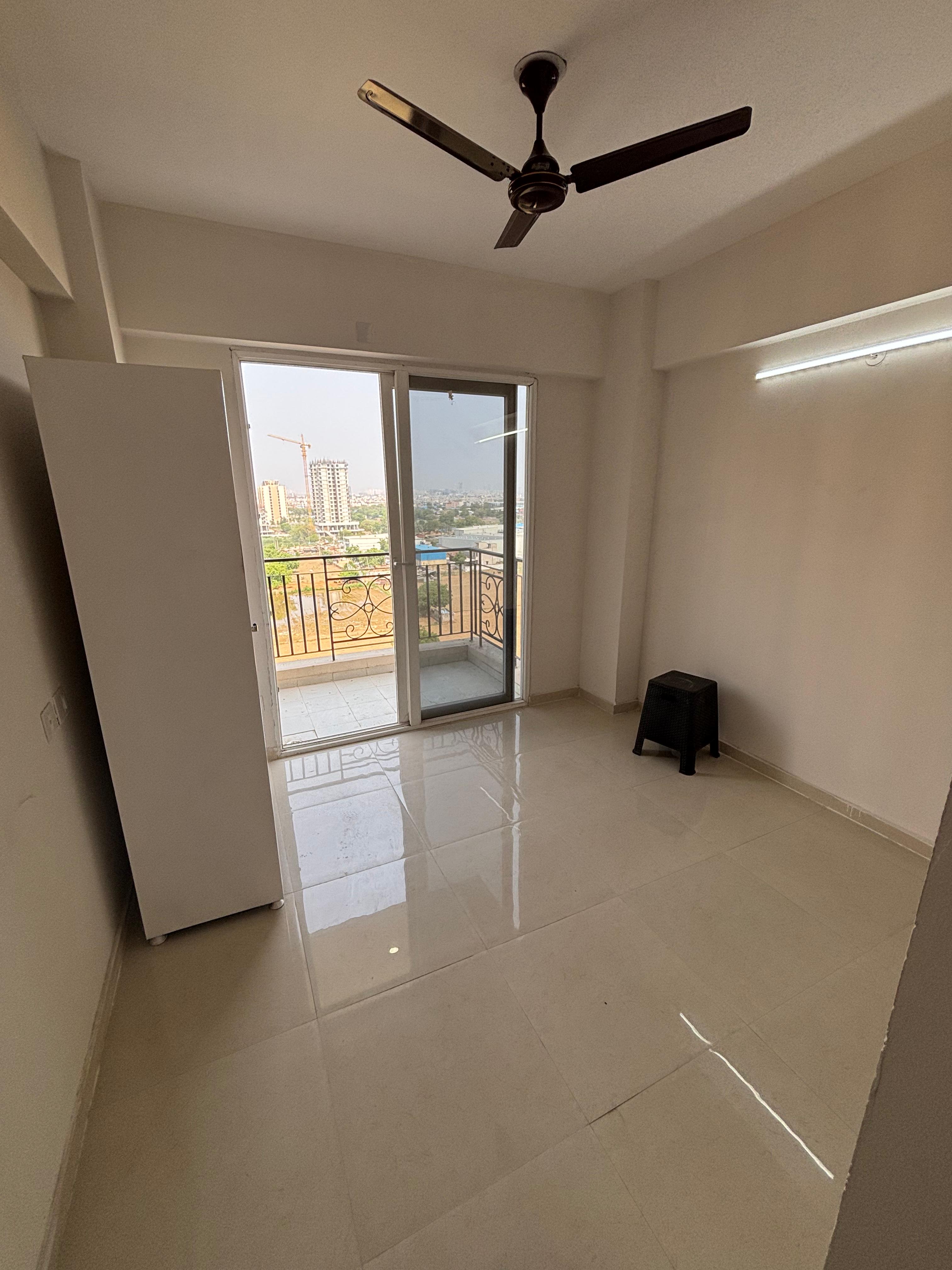 2 BHK Apartment For Rent in Signature Global The Millennia