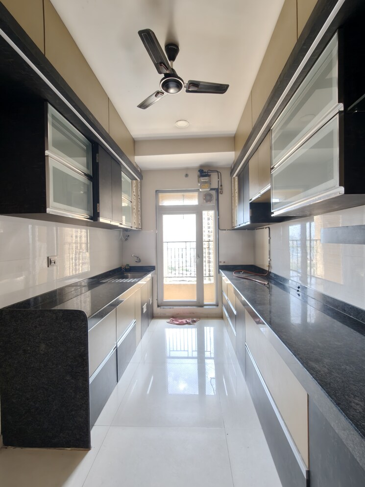 Kitchen, rustomjee-azziano-wing-i 3 Bedroom 1495 Sq.Ft. Apartment In Thane West Thane 8769026