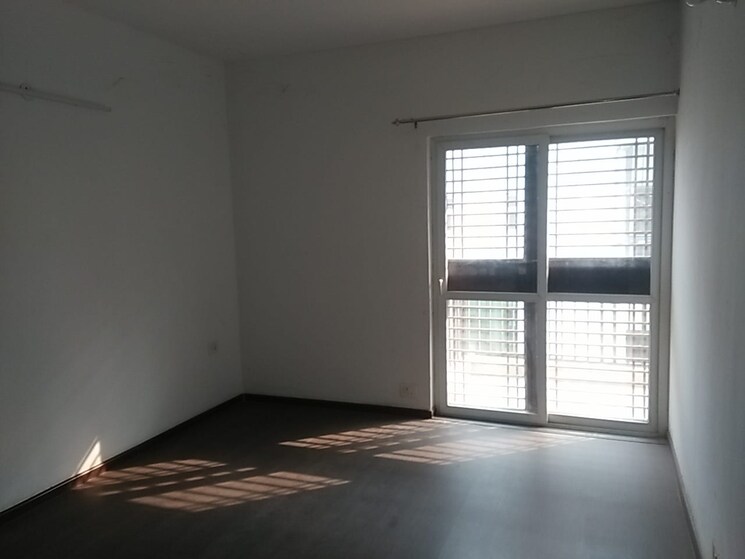 Room, srs-pearl-floors 3 Bedroom 1250 Sq.Yd. Apartment In Sector 88 Faridabad 8769042