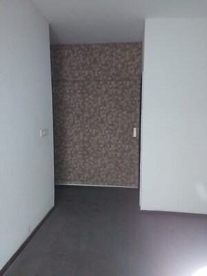 Room in 3 BHK Apartment at SRS Pearl Floors, Sector 88 – for Sale