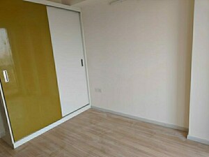 Room in 3 BHK Apartment at DLF The Skycourt, Sector 86 – for Sale