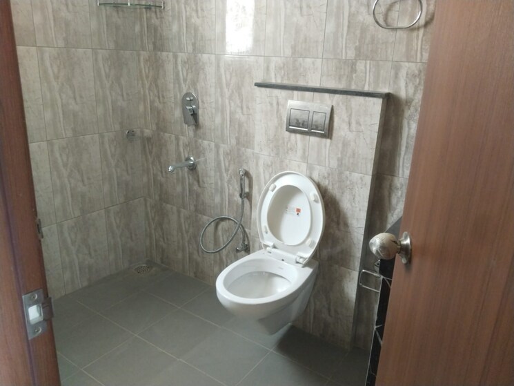 Bathroom, shapoorji-pallonji-joyville-phase-2 3 Bedroom 1852 Sq.Ft. Apartment In Sector 102 Gurgaon 8769087