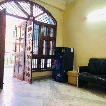 Living Room in 1.5 BHK Villa at Sector 23 – for Rent