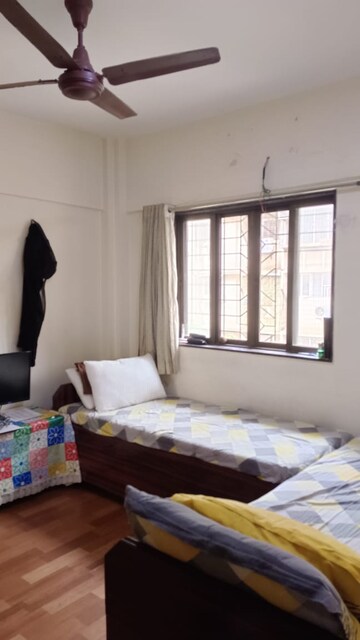 Bedroom in 4 BHK Apartment at Prime Pride Heights, Andheri West – for Sale