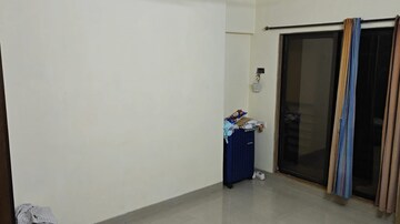 Room in 4 BHK Apartment at Prime Pride Heights, Andheri West – for Sale