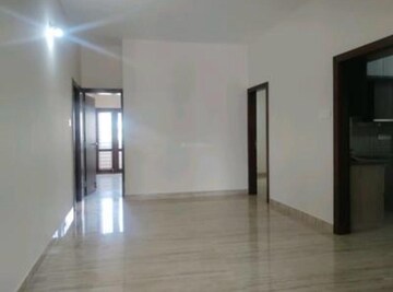 Room in 4 BHK Builder Floor at Hbr Layout – for Sale