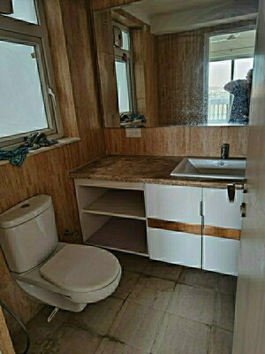 Bathroom in 3 BHK Apartment at DLF The Skycourt, Sector 86 – for Sale