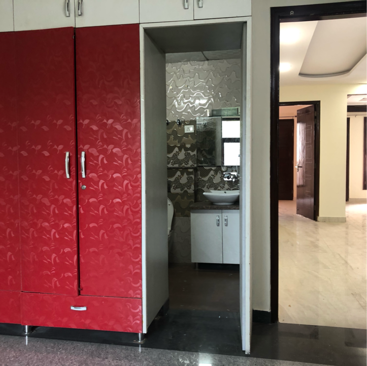 Room, sector 23 3.5 Bedroom 1700 Sq.Ft. Builder Floor In Sector 23 Gurgaon 8769144