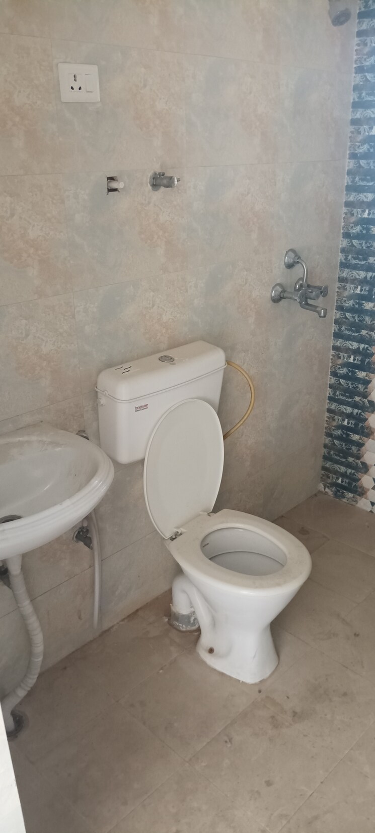 Bathroom, sector 36 2.5 Bedroom 645 Sq.Ft. Apartment In Sector 36 Gurgaon 8769145