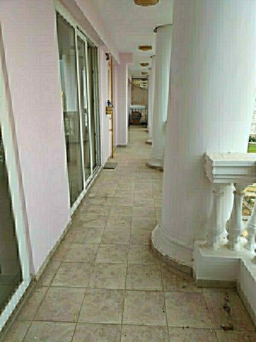 Building Lobby in 3 BHK Apartment at DLF The Skycourt, Sector 86 – for Rent