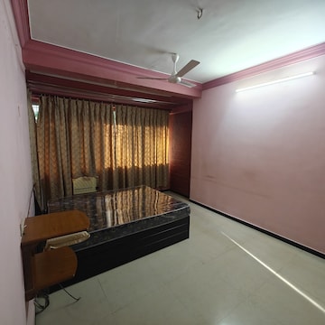 Room in 2 BHK Apartment at Bandra West – for Rent