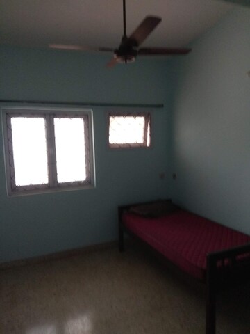 Room in 2 BHK Apartment at Santa Inez – for Rent
