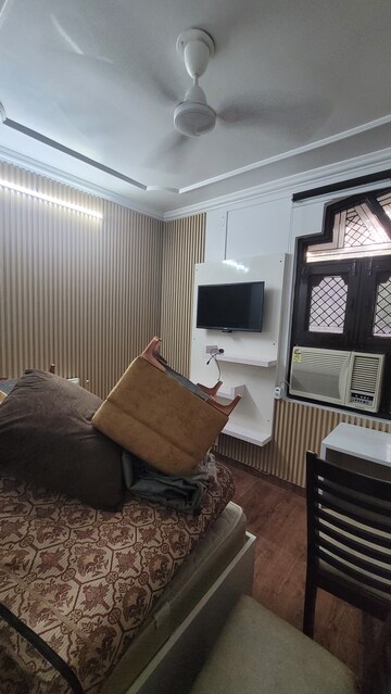 Bedroom in 2 BHK Apartment at Gtb Enclave – for Rent