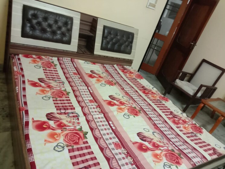 Room, gomti nagar Pg For Girls In Gomti Nagar 8769200
