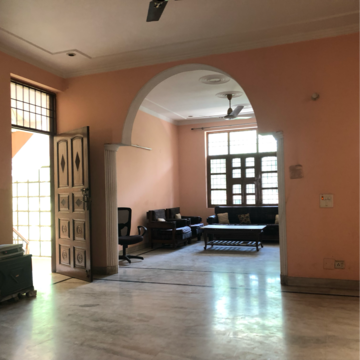 Living Room in 3.5 BHK Villa at Sector 23 – for Rent