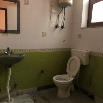 Bathroom in 3.5 BHK Villa at Sector 23 – for Rent