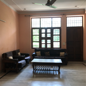 Living Room in 3.5 BHK Villa at Sector 23 – for Rent