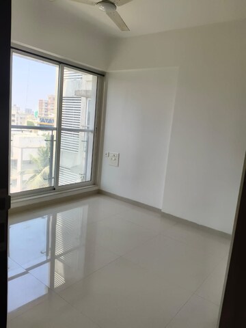 Room in 2 BHK Apartment at Paradigm Nivan, Khar West – for Sale