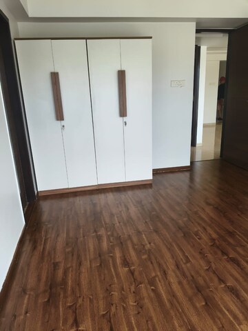 Room in 2 BHK Apartment at Paradigm Nivan, Khar West – for Sale
