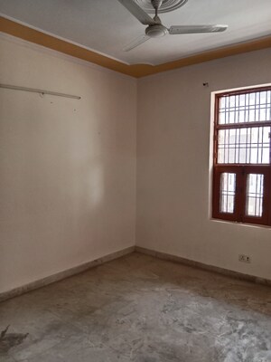 Room in 3 BHK Builder Floor at Green Fields Colony – for Sale