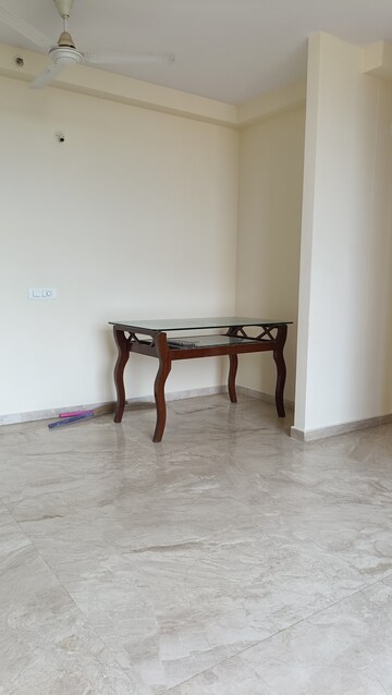 Room in 1 BHK Apartment at Hiranandani The Walk Castalia, Ghodbunder Road – for Rent