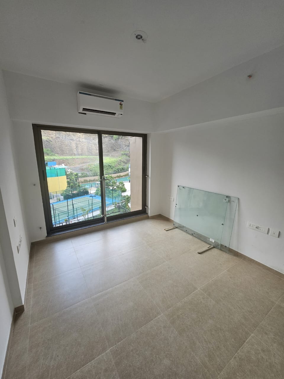 2 BHK Apartment For Rent in Kanakia Silicon Valley