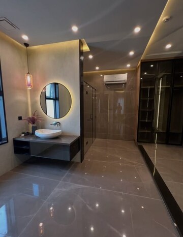 Building Lobby in 2.5 BHK Builder Floor at Sector 16 – for Sale