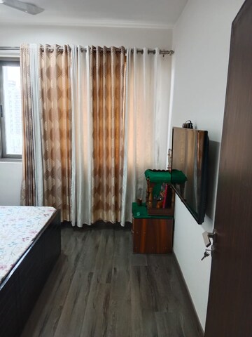 Bedroom in 4 BHK Apartment at Tata Primanti Phase 2, Sector 72 – for Rent