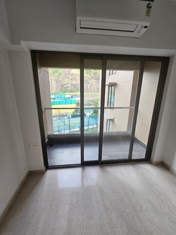 Room in 2 BHK Apartment at Kanakia Silicon Valley, Powai – for Rent