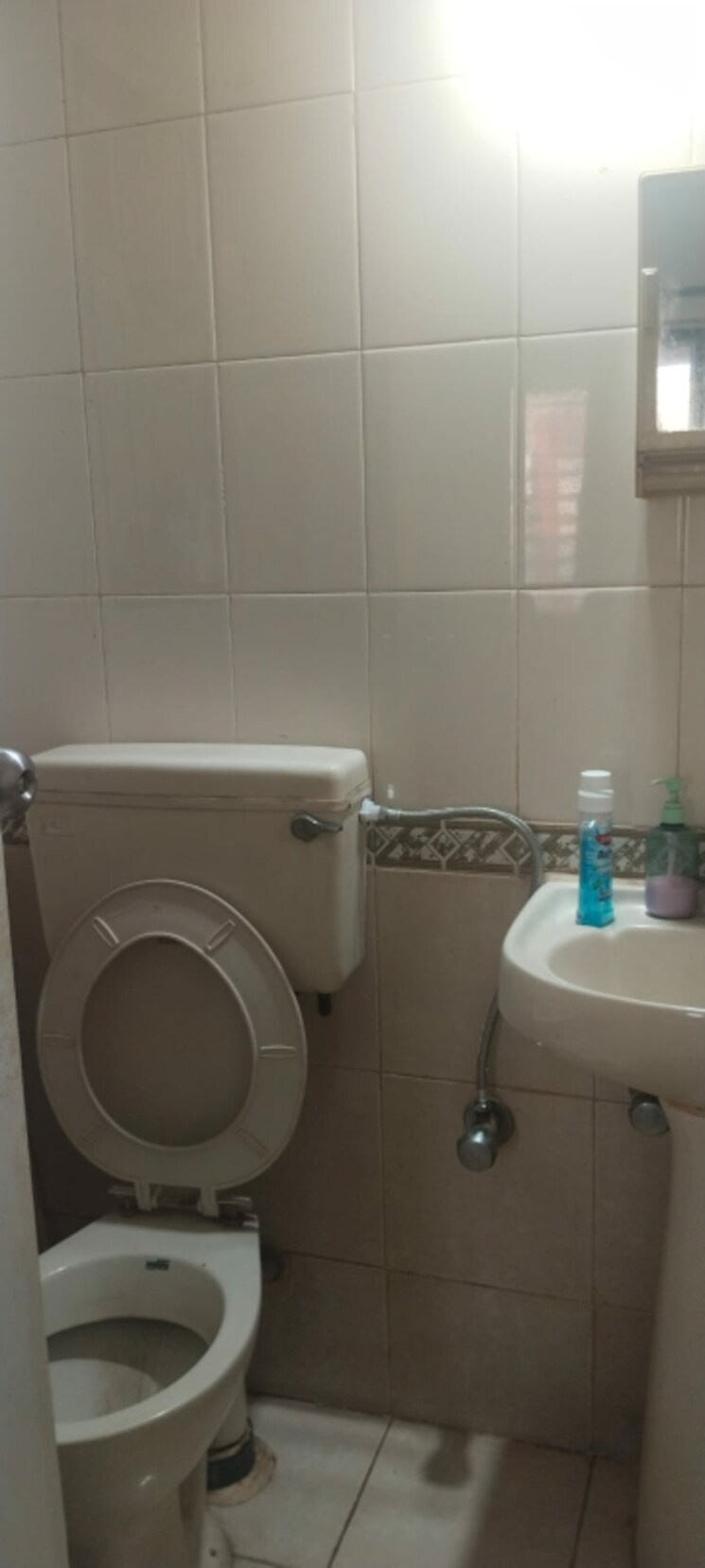 Bathroom, nirmal-lifestyle-residency-chs-ltd 2 Bedroom 650 Sq.Ft. Apartment In Mulund West Mumbai 8769291