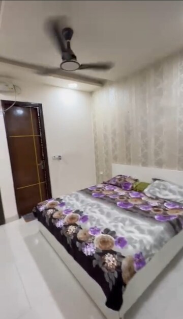 Bedroom in 3 BHK Apartment at Gyan Khand I – for Rent