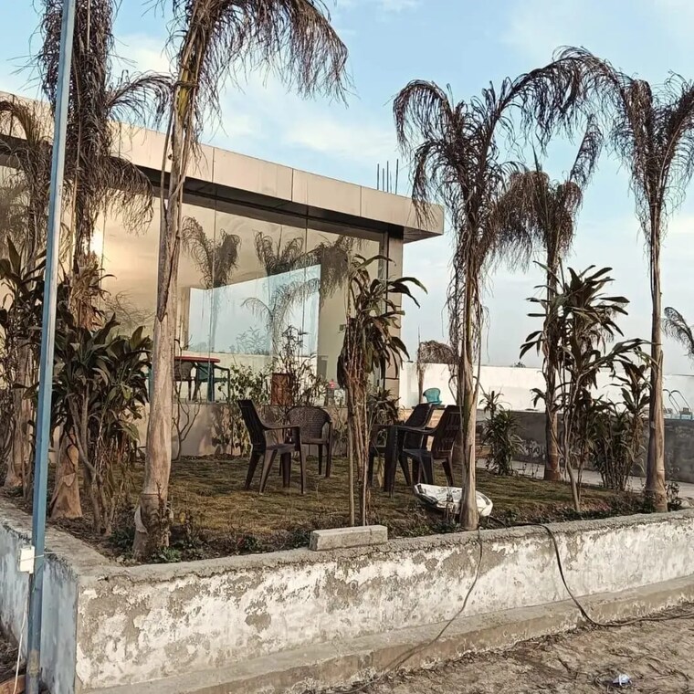 Exterior View, sector 30 yamuna expressway  100 Sq.Yd. Plot In Sector 30 Yamuna Expressway Greater Noida 8769314