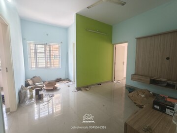 Room in 2 BHK Builder Floor at Hsr Layout – for Rent