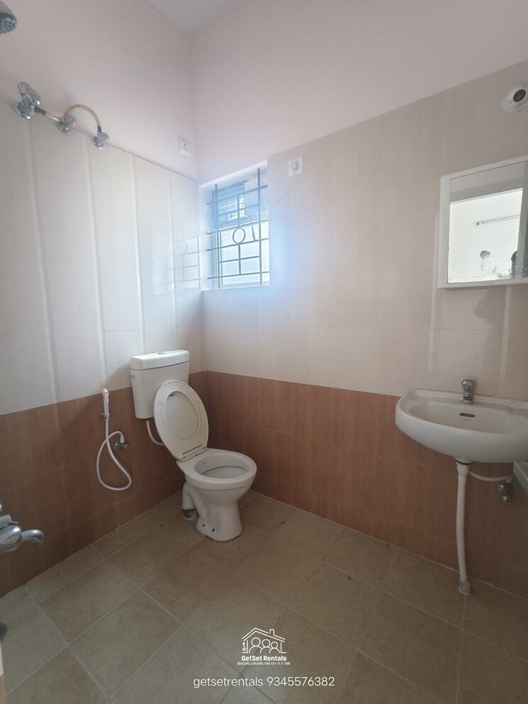 Bathroom, hsr layout 2 Bedroom 900 Sq.Ft. Builder Floor In Hsr Layout Bangalore 8769328