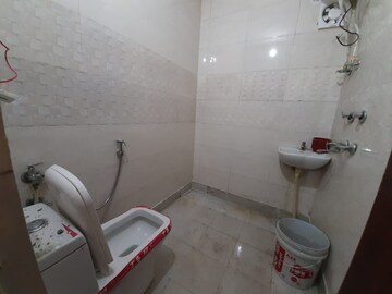 Bathroom in 1 BHK Apartment at Sector 23 Dwarka – for Rent