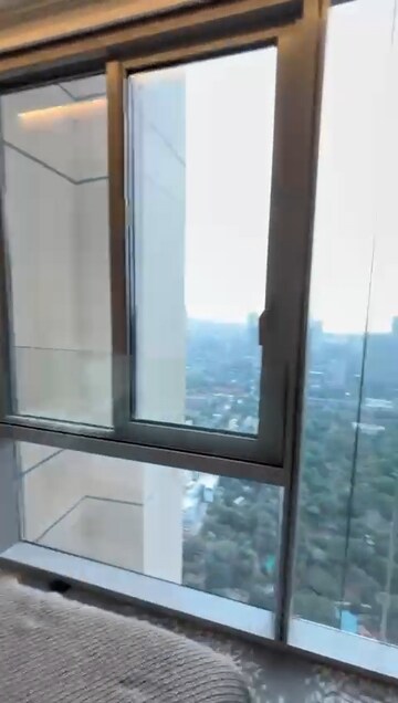 Room in 4 BHK Apartment at Piramal Aranya, Byculla – for Sale