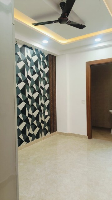 Bedroom in 3 BHK Builder Floor at Sector 85 – for Rent