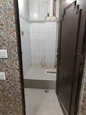 Bathroom in 1 RK Independent House at Sarita Vihar Pocket-J RWA, Sarita Vihar – for Rent