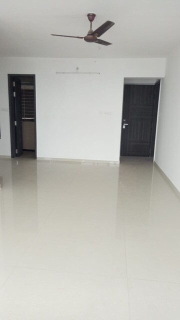 Room in 3 BHK Apartment at Empire Square, Chinchwad – for Rent