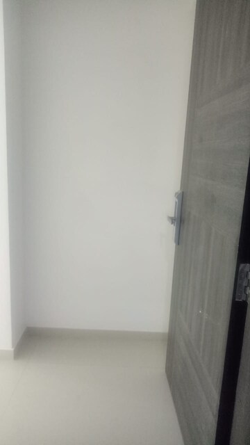 Room in 3 BHK Apartment at Empire Square, Chinchwad – for Rent