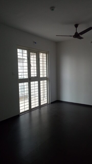 Room in 3 BHK Apartment at Empire Square, Chinchwad – for Rent