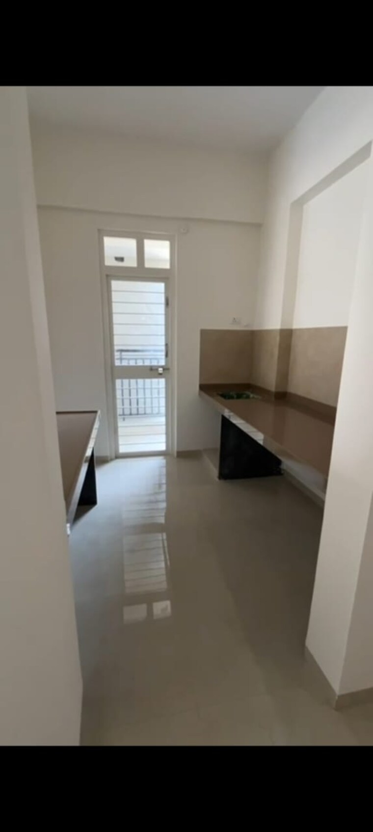 Kitchen, trustfort-icon 3 Bedroom 1321 Sq.Ft. Apartment In Mundhwa Pune 8769410