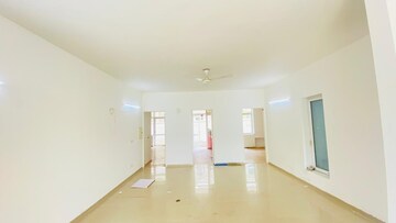 Room in 3 BHK Builder Floor at DLF Hyde Park, South Mullanpur – for Rent