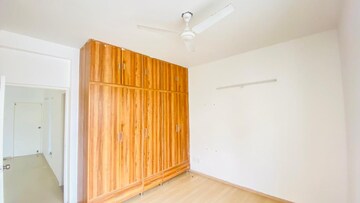 Room in 3 BHK Builder Floor at DLF Hyde Park, South Mullanpur – for Rent