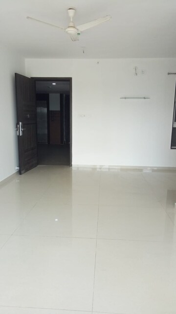 Room in 2 BHK Apartment at Empire Square, Chinchwad – for Rent