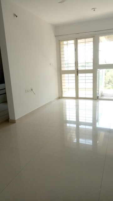 Room in 2 BHK Apartment at Empire Square, Chinchwad – for Rent
