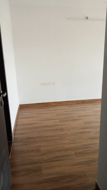 Room in 2 BHK Apartment at Empire Square, Chinchwad – for Rent